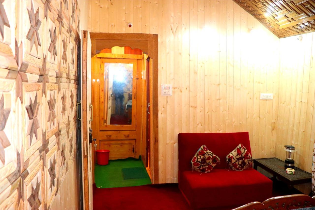 House Boat New Pala Palace Srīnagar Zewnętrze zdjęcie