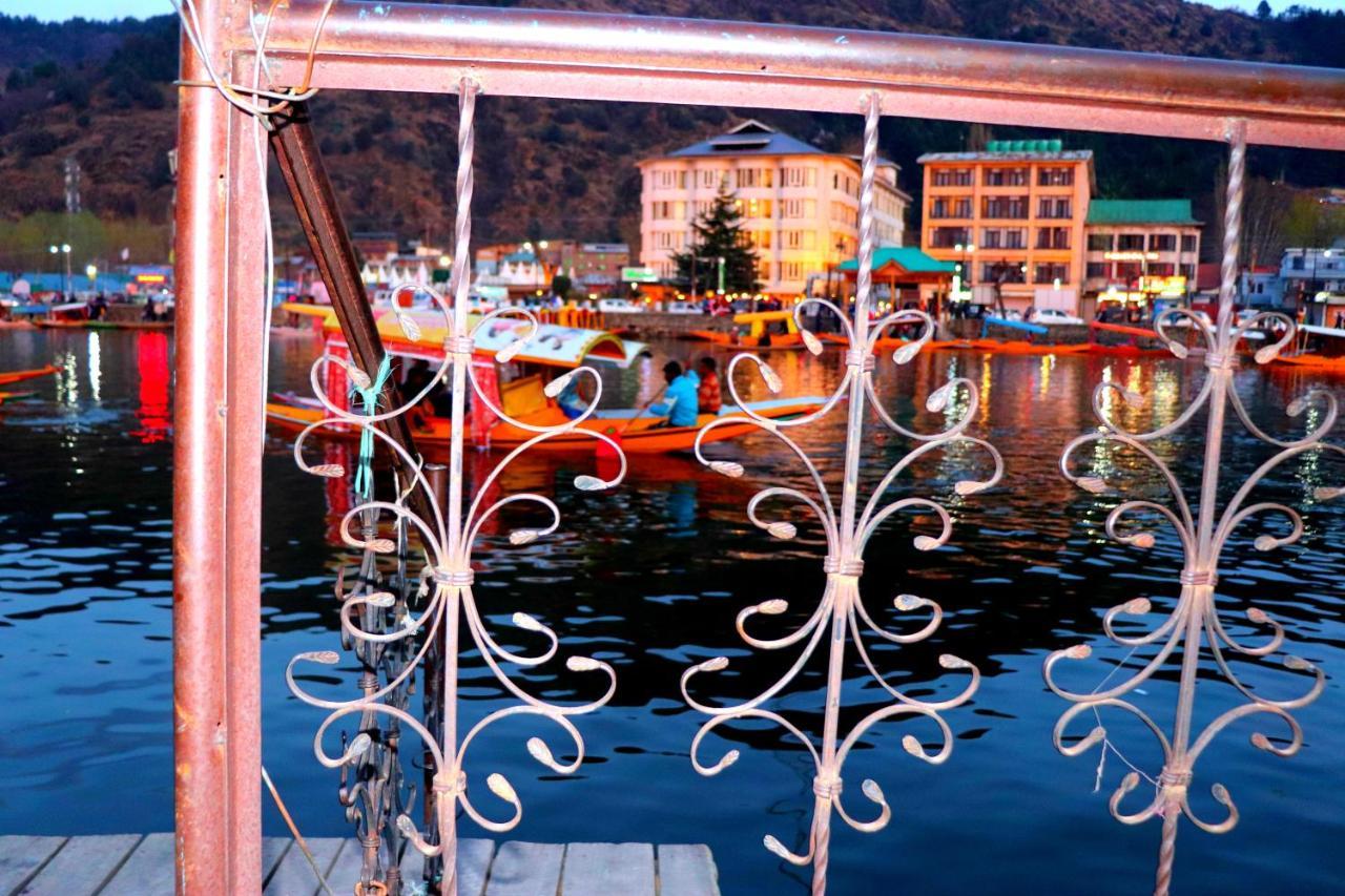 House Boat New Pala Palace Srīnagar Zewnętrze zdjęcie